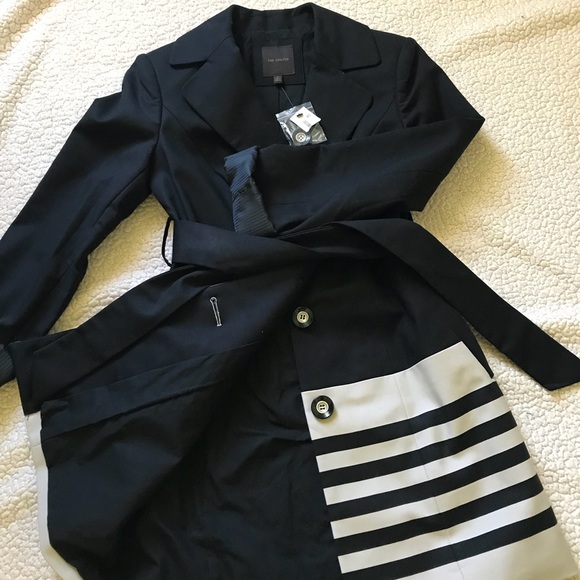 Limited long sleeve trench coat - Picture 2 of 3